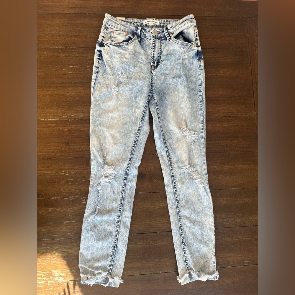 Almost Famous distressed jeans